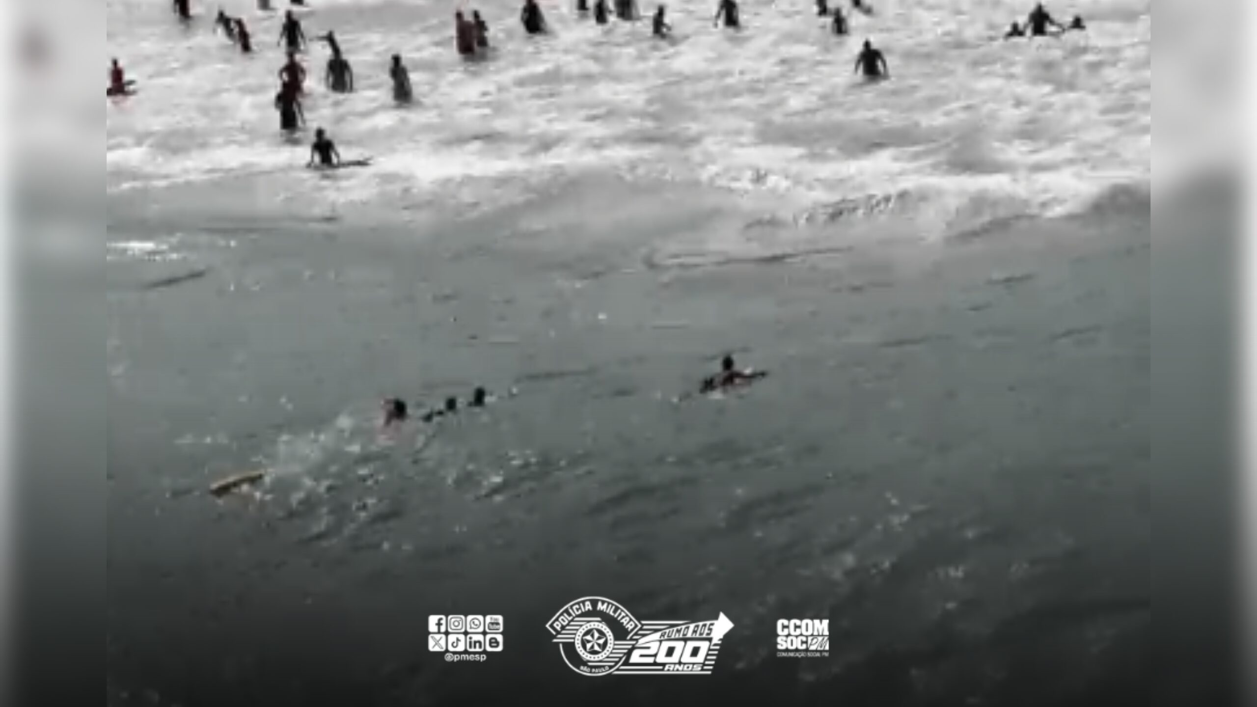 OPERAÇÃO VERÃO: Criança de 7 anos é salva pela Polícia Militar na Praia das Pitangueiras