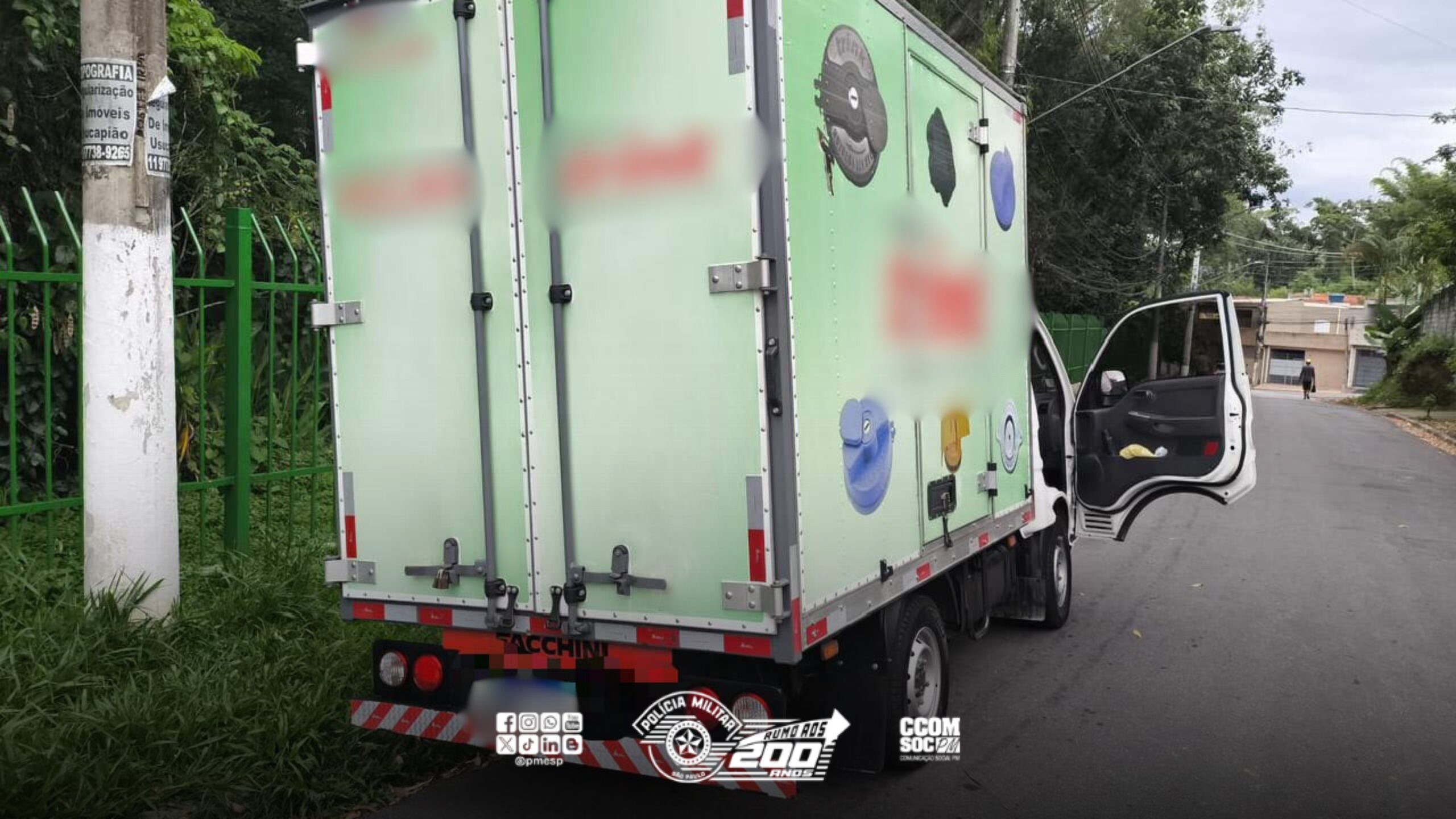 PM recupera caminhão carregado com produtos automotivos na zona sul de São Paulo/SP