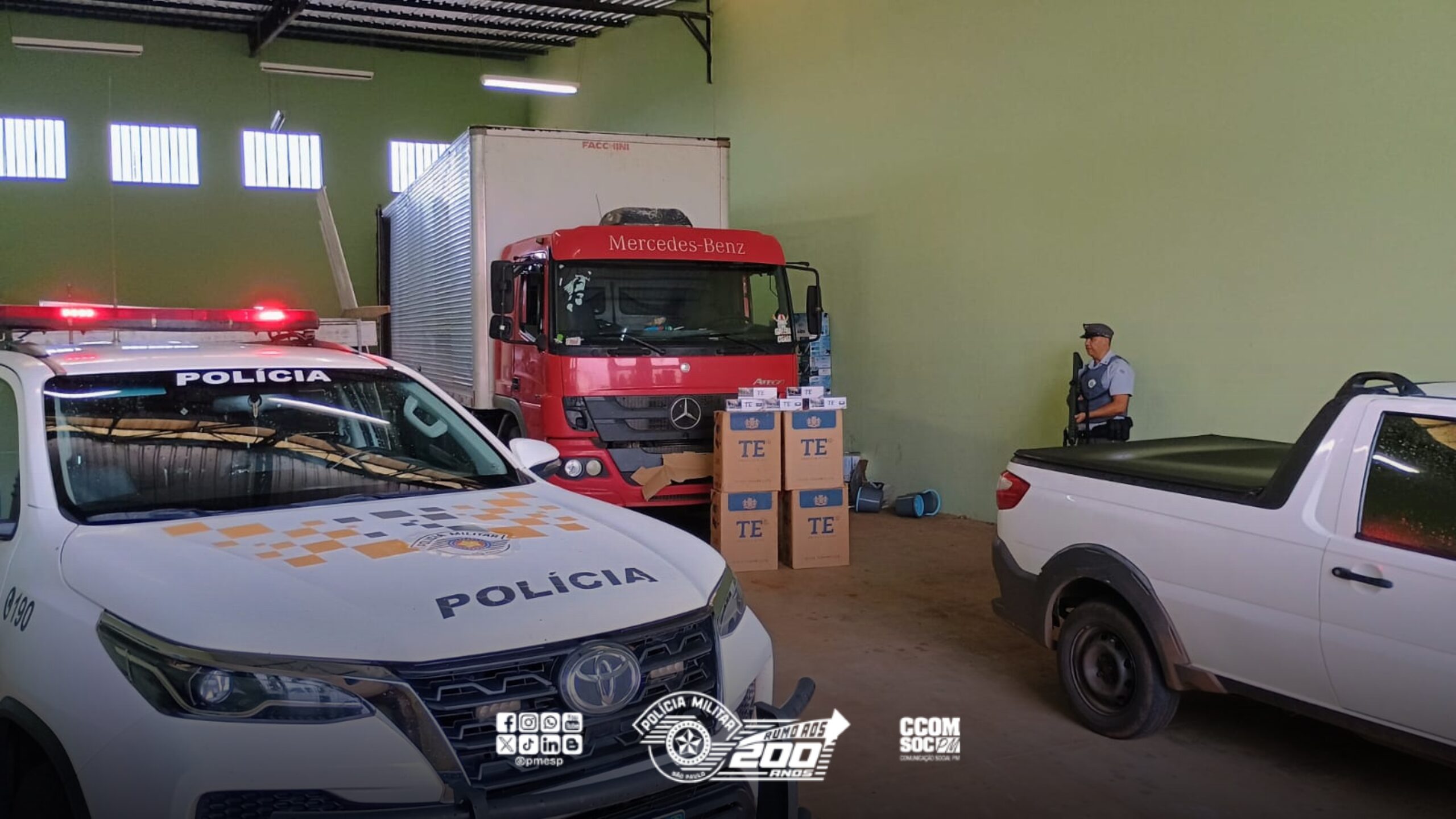 Cerca de 2 milhões de maços cigarros contrabandeados são apreendidos em depósito localizado durante operação policial em Assis/SP