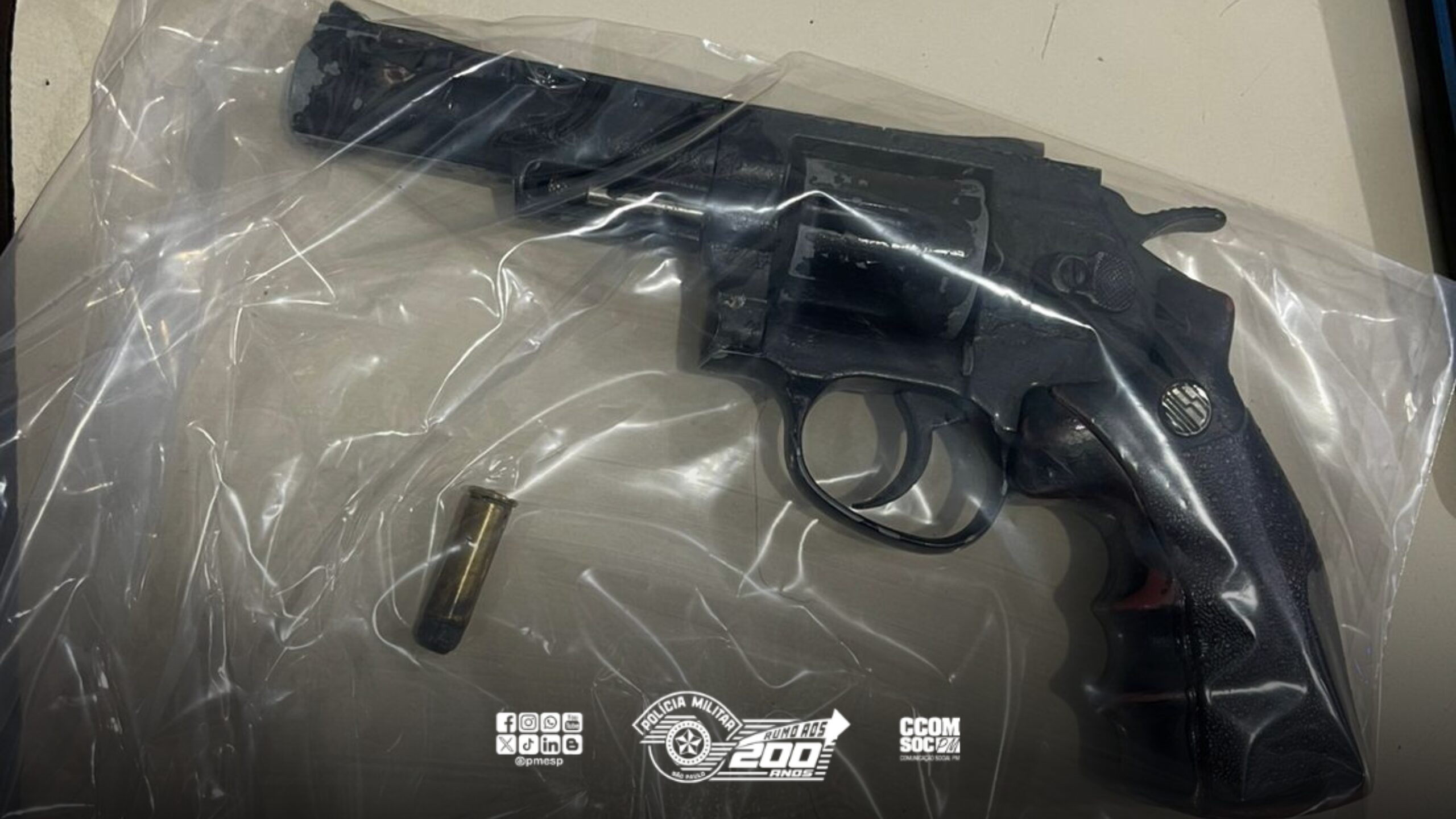 Arma de fogo é apreendida pela PM em Carapicuíba/SP