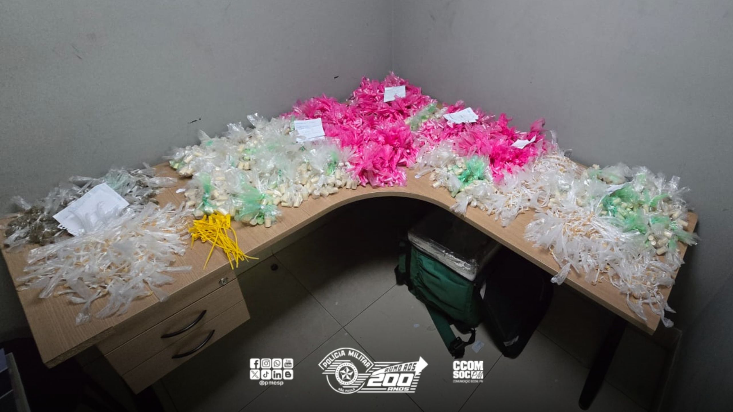 Com drogas em bolsa de entrega, criminoso é preso pela PM na zona sul de SP