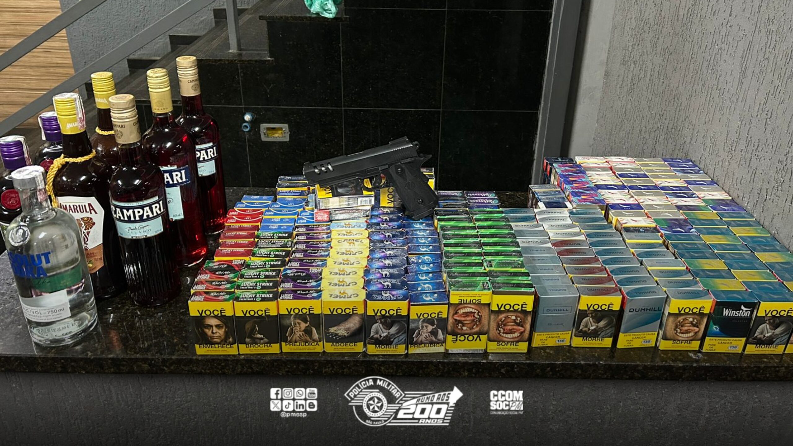 PM prende criminoso que invadiu mercado e rendeu funcionário durante roubo em Guarulhos/SP