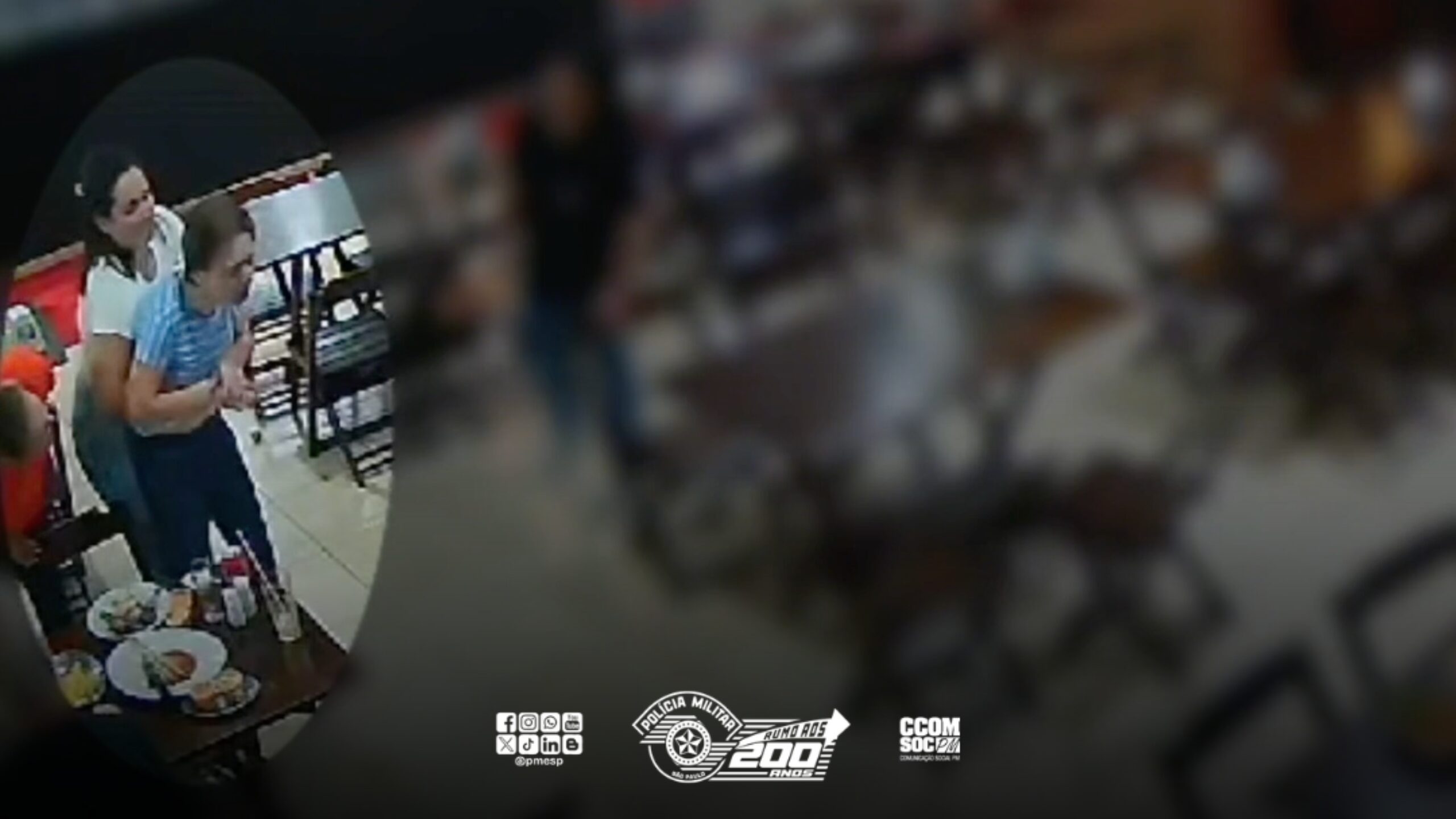 Idosa é salva por policial militar de folga após se engasgar em restaurante