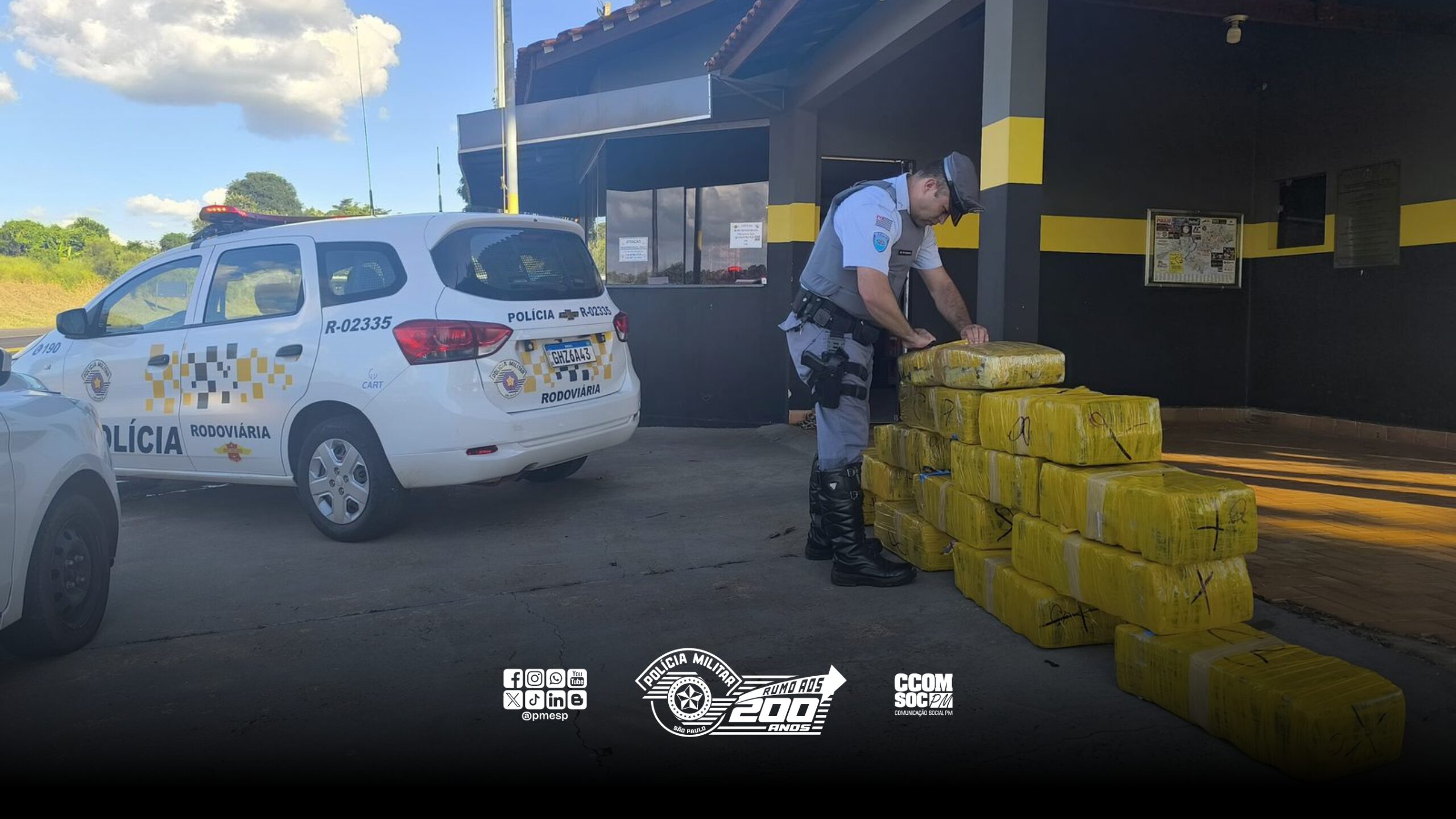 Mulher é presa com 250kg de maconha em veículo na SP-270