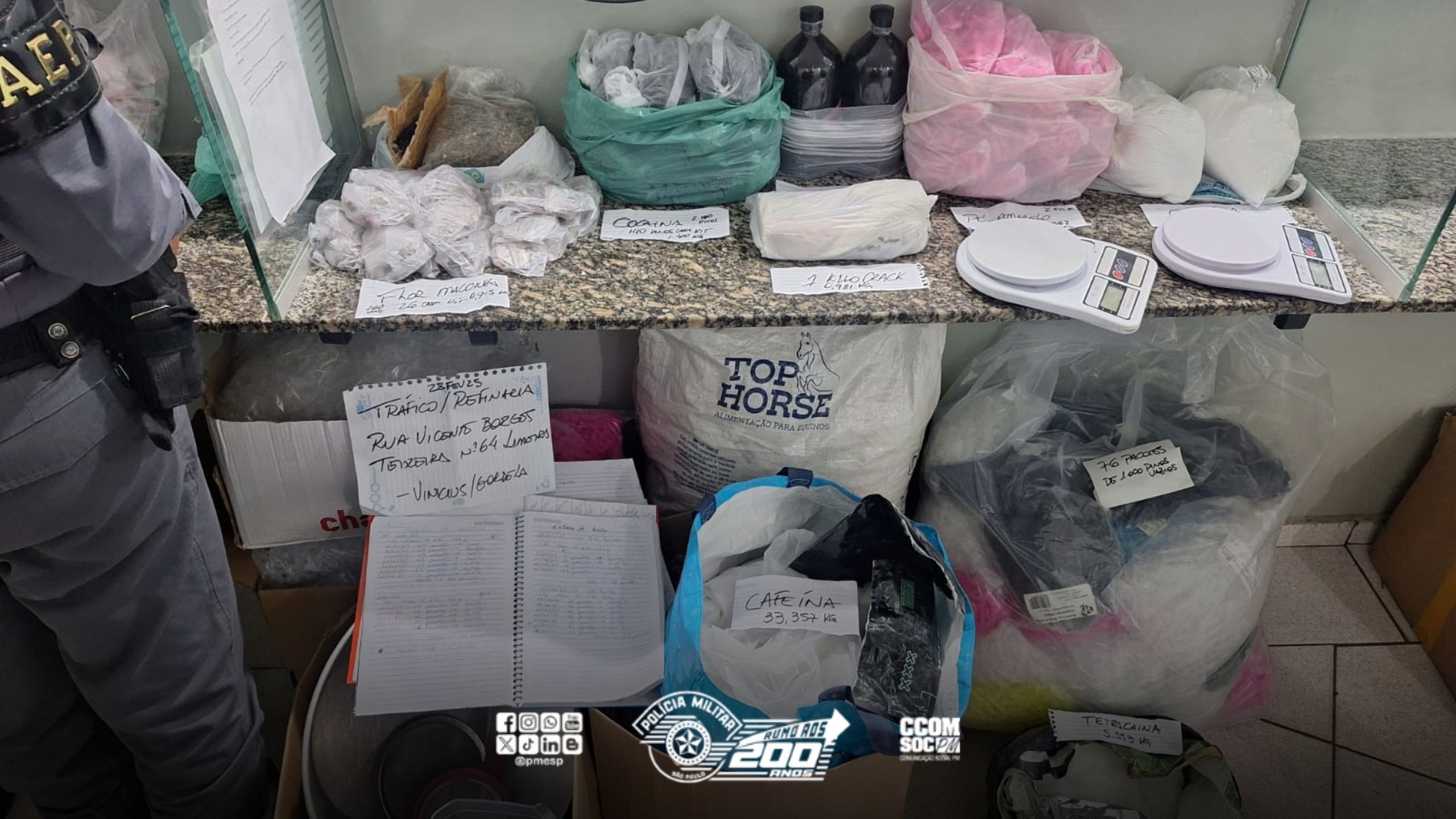 PM apreende mais de 20kg de drogas e cerca de R$ 5,6 mil no interior de SP