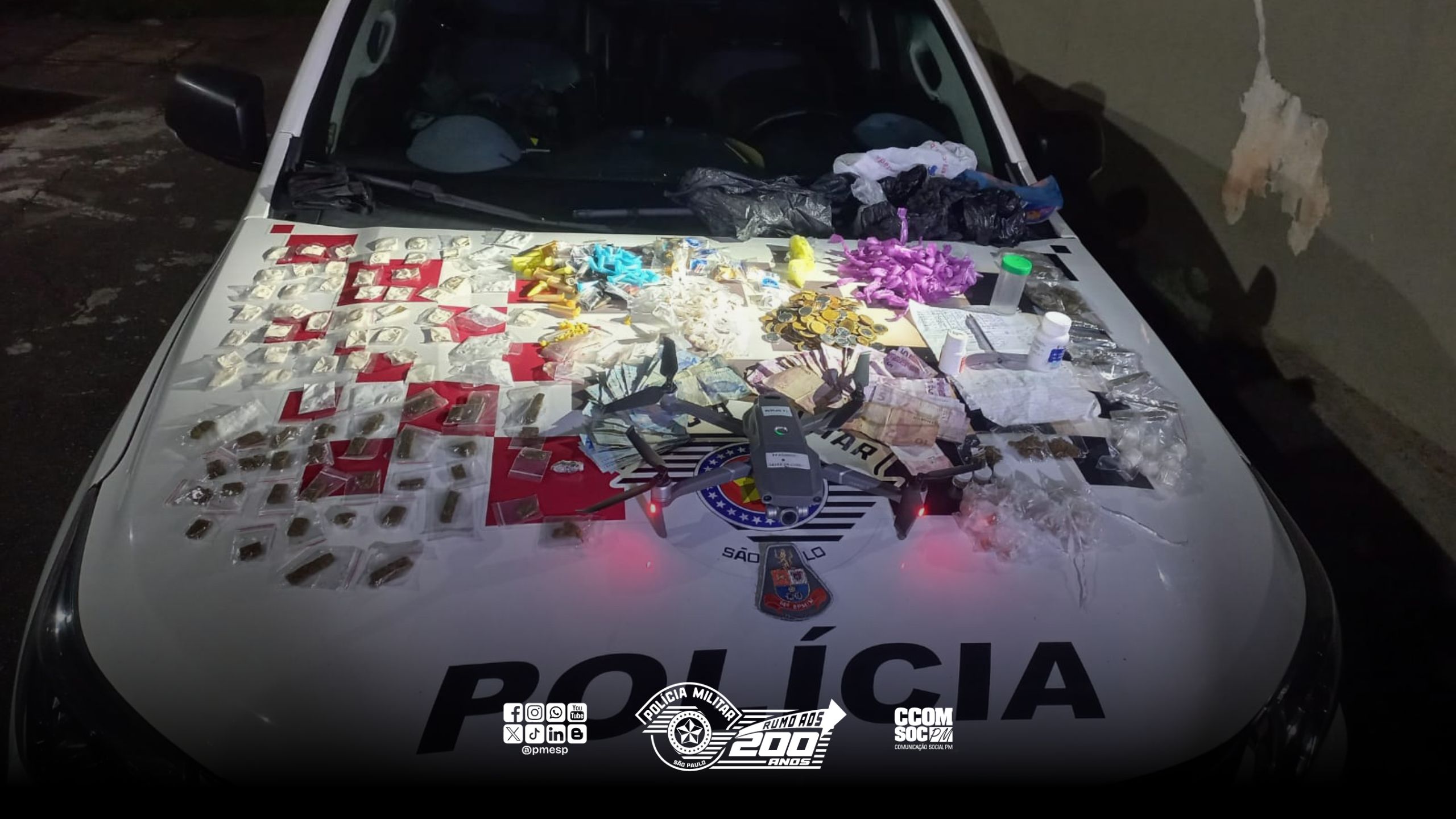 Trio é preso com mais de 400 porções de drogas e dinheiro em Osasco/SP