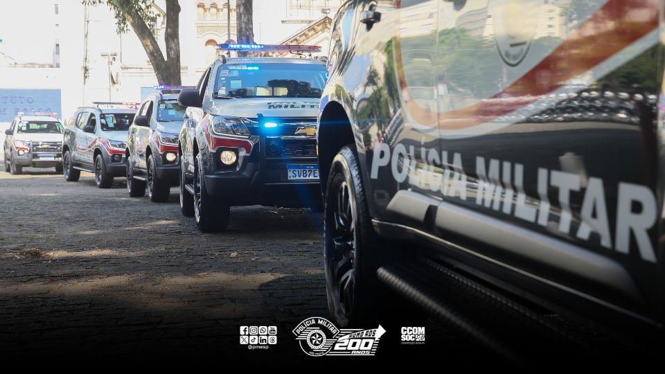 Na manhã de sábado (14), policiais militares do 28º Batalhão de Polícia Militar Metropolitano prenderam um homem por tráfico de drogas na zona leste de São Paulo/SP. A prisão ocorreu durante patrulhamento pela Rua Apóstolo Tiago Maior, quando a equipe percebeu uma movimentação suspeita nas proximidades da Viela Apóstolo Mateus.