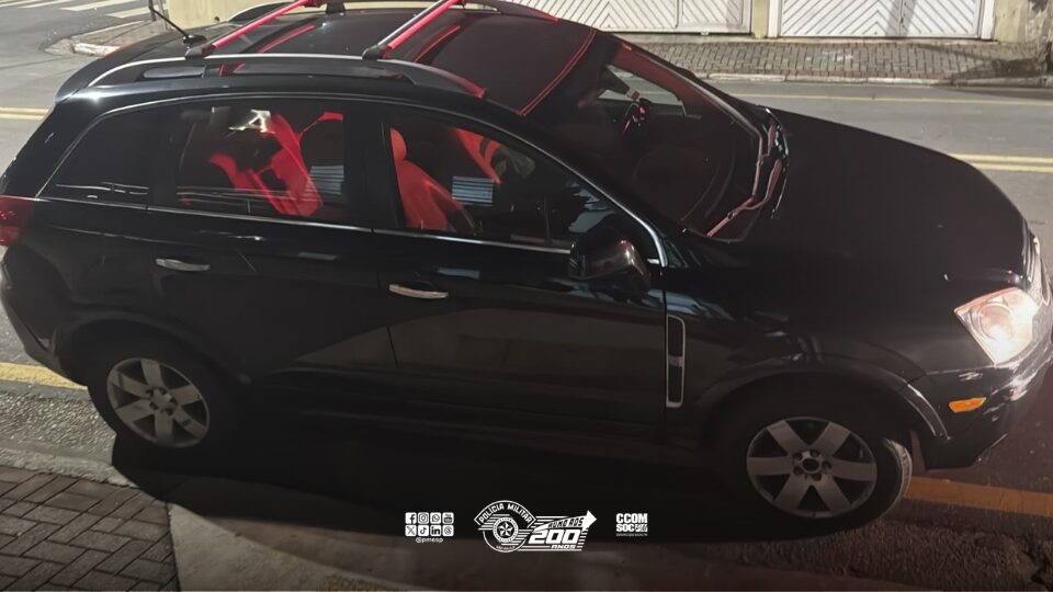 Na noite de terça-feira (10), durante patrulhamento da Atividade Delegada no centro de Guararema/SP, policiais militares foram acionados pelo sistema de monitoramento após a identificação da entrada de um carro na cidade, pela Rua João Barbosa de Oliveira, no portal da Freguesia da Escada.