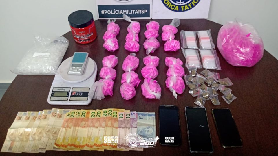 Força Tática prende criminoso com mais de 700 porções de cocaína em Leme/SP
