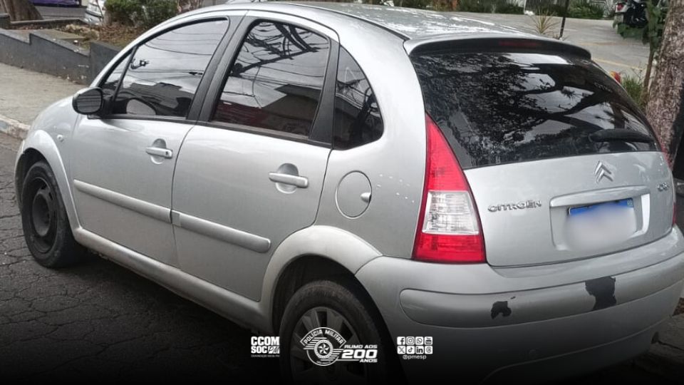 Motorista é preso com veículo roubado em São Paulo