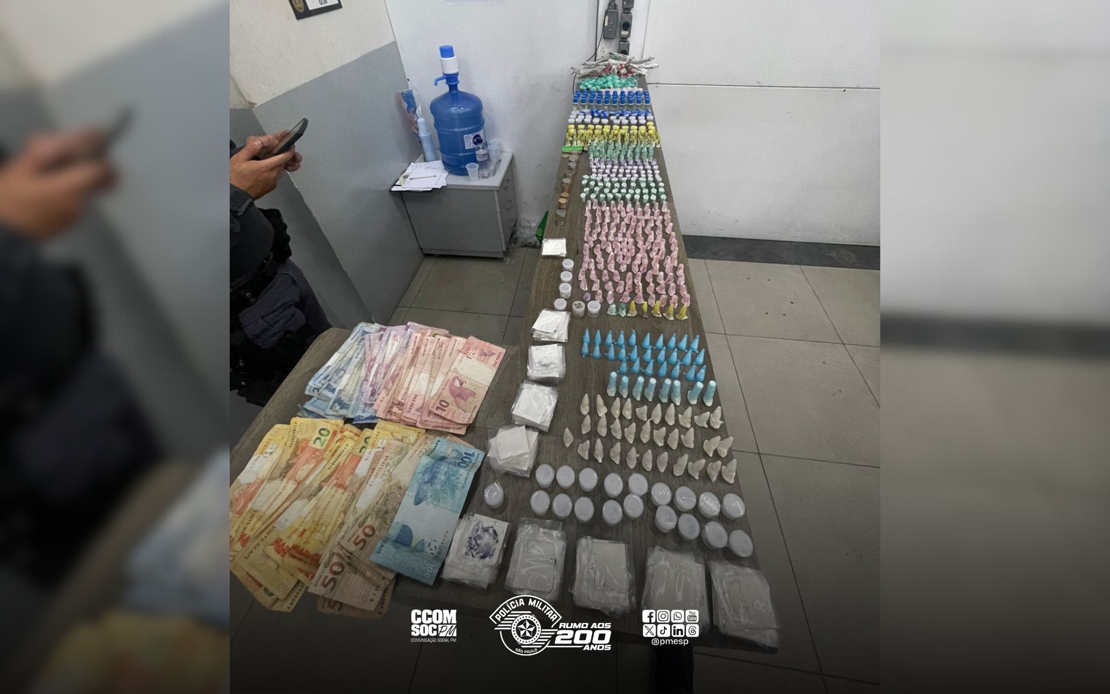 Adolescente é apreendida com drogas e mais de R$ 1,2 mil em dinheiro