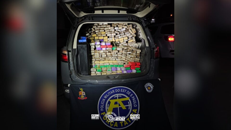 Polícia Militar apreende 414 tijolos de maconha em Neves Paulista/SP