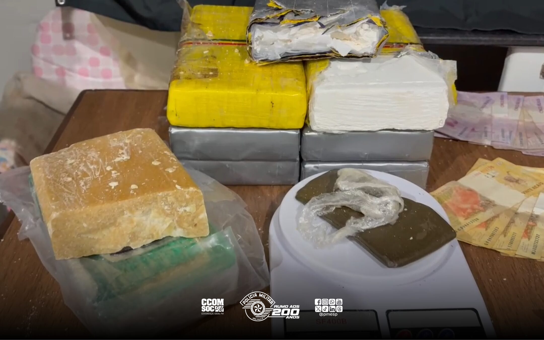 PM descobre “casa bomba” abastecida com drogas e materiais do tráfico