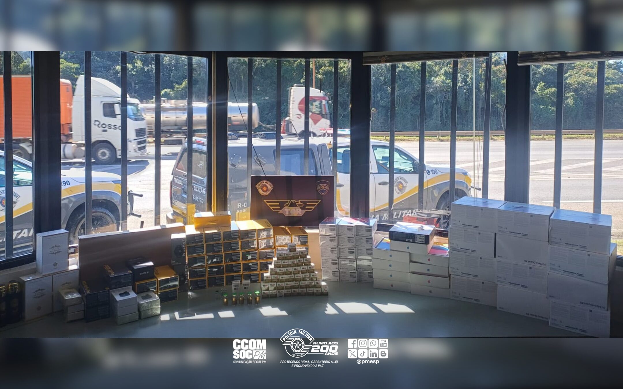 TOR prende trio e apreende carga de R$ 345 mil em eletrônicos, medicamentos e perfumes na Rodovia Castello Branco