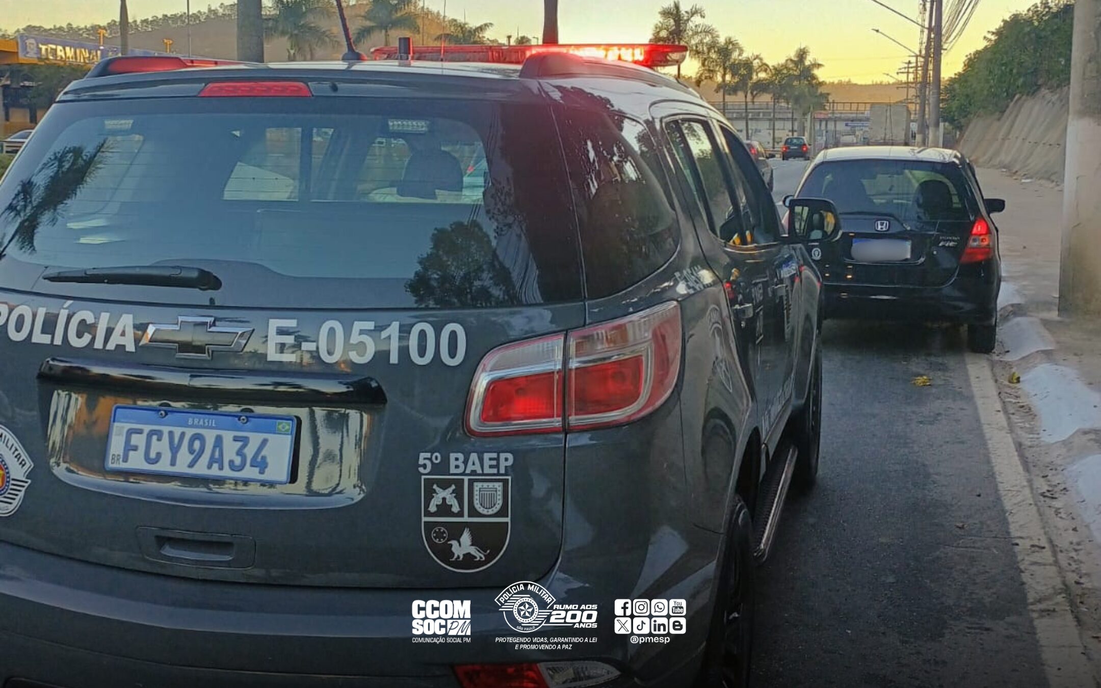 Carro furtado é recuperado pelo 5º BAEP durante fiscalização em Santana de Parnaíba